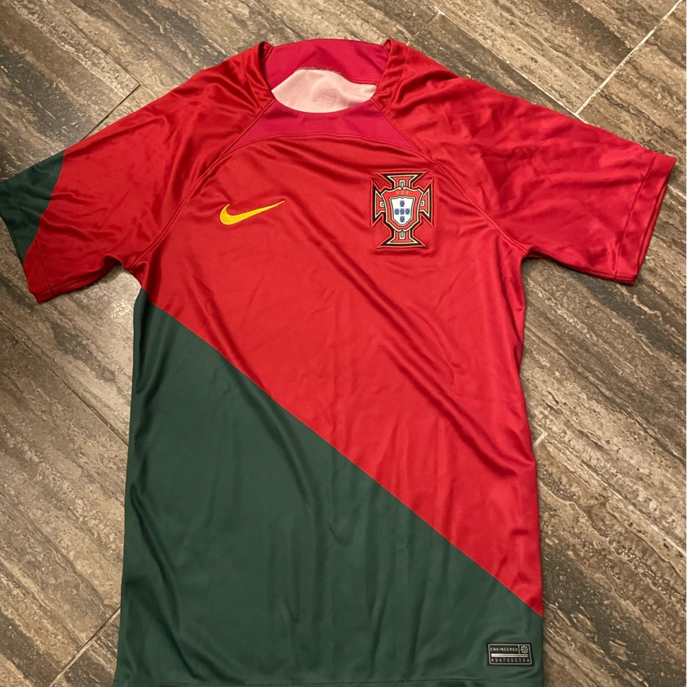 Nike dri-fit Portuguese national team soccer jersey adult small